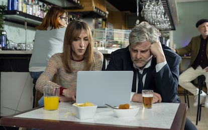 Esperanza Pedreño y Raúl Cimas, en la segunda temporada de 'Poquita fe'.