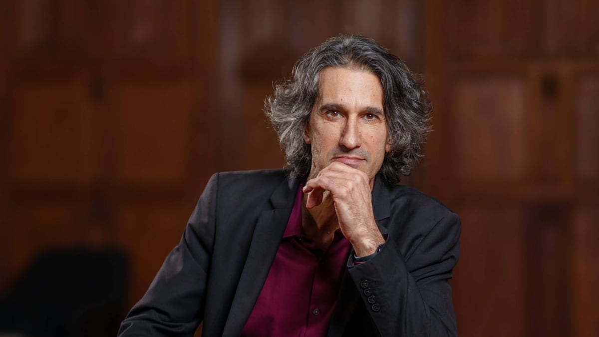 Agustín Fuentes, bioanthropologist: ‘Saying that human beings are binary is a failure; it’s not biology, it’s philosophy’ | Science | EL PAÍS English