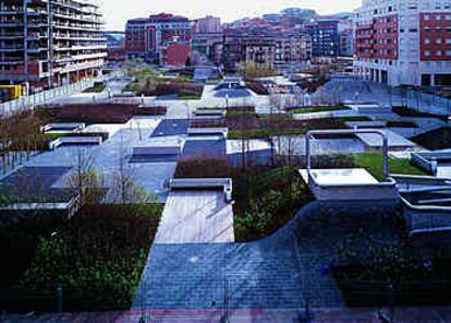 Plaza del Desierto (Barakaldo), de Eduardo Arroyo