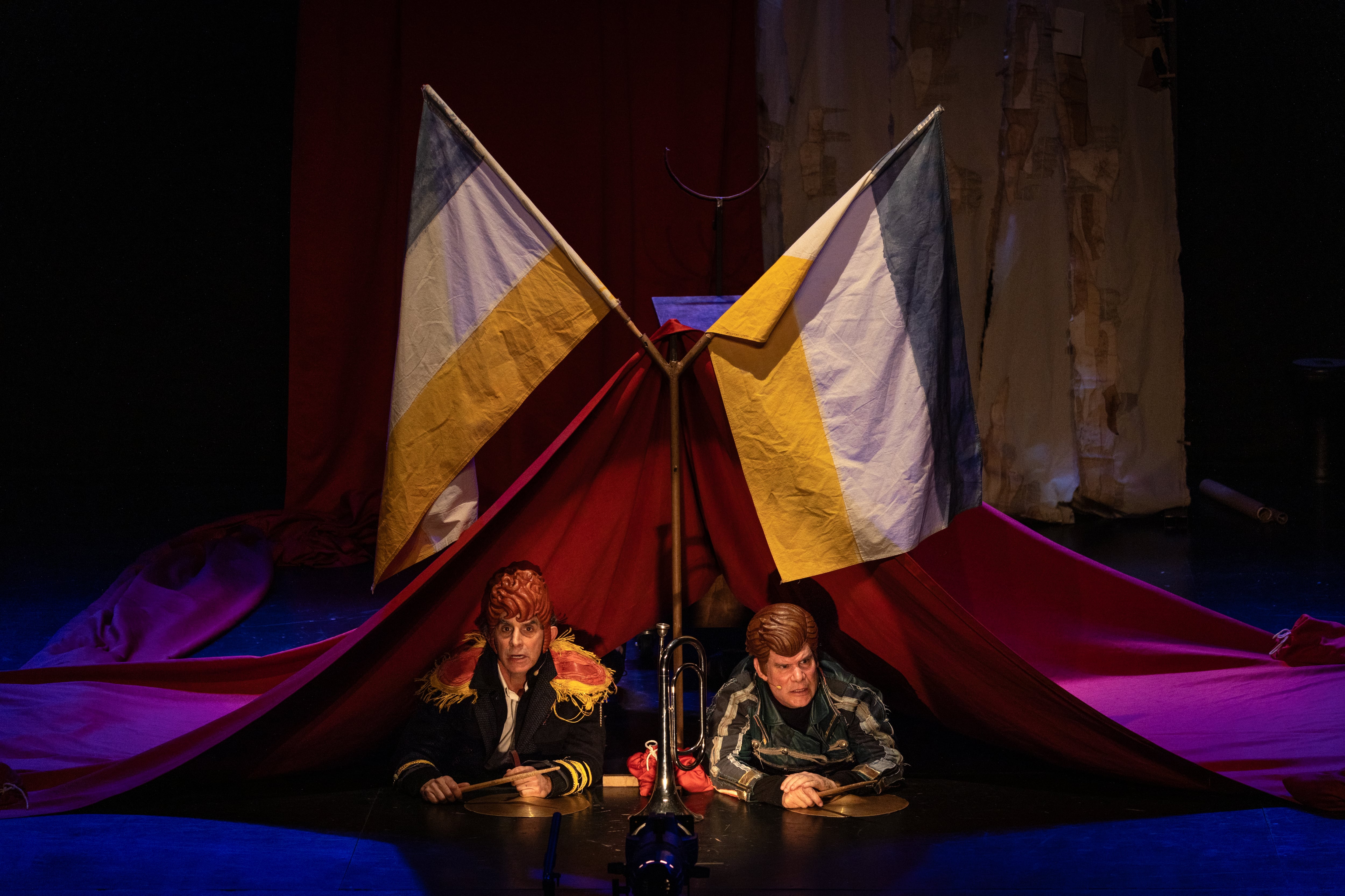 Uno de los actores en escena de la obra 'Carrera' en el teatro Finis Terrae, en Santiago, Chile, el 6 de Septiembre de 2026.