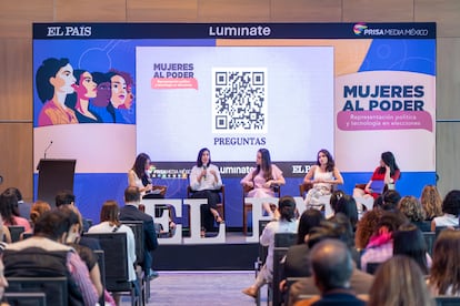 Cecilia Galván, Investigadora, Civic Compass, Fiorella Fabbri, Gerente de Comunicación Corporativa, Google México, Glenda Mitchel, Gerente de Políticas Públicas, Meta México y Grecia Macías, Abogada, Red en Defensa de los Derechos Digitales participan en una mesa, durante el Foro Mujeres al Poder, organizado por Lumintate y Prisa Media México. El día 14 de mayo de 2024 en Ciudad de México.