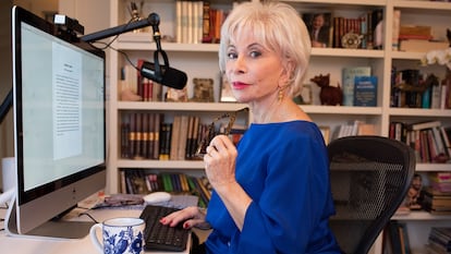 La escritora Isabel Allende fotografiada en su casa de Sausalito, en el Área de la Bahía de San Francisco.