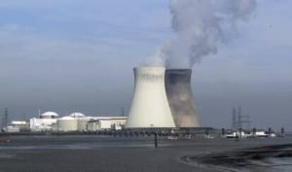 Vista general de la planta nuclear en Doel (Bélgica). EFE/Archivo
