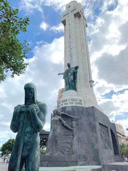 Monumento a los Caídos en la Plaza de España de Santa Cruz de Tenerife. 