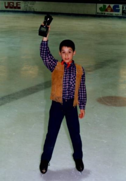 Javier Fernández, tras una competición en 2002.