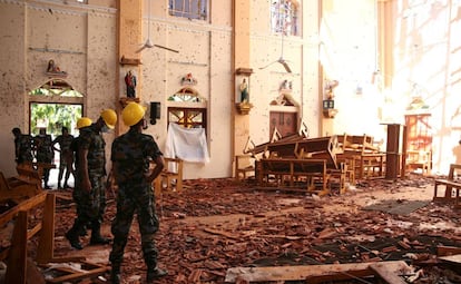 Iglesia de San Cristóbal en la ciudad de Negombo (Sri Lanka) devastada por una de las explosiones del Domingo de Pascua.