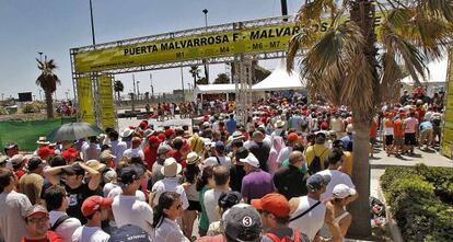 Cola en una de las entradas al circuito de la F-1 en Valencia.