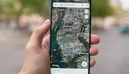 Smartphone con Google Maps