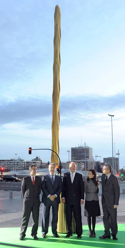 Miguel Blesa (segundo por la izquierda), junto al Rey emérito Juan Carlos I, la exministra Beatriz Corredor y el exalcalde de Madrid, Álberto Ruiz Gallardón.