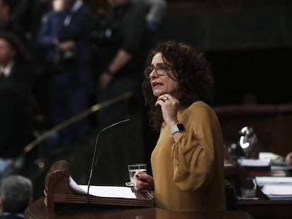 María Jesús Montero, ministra de Hacienda en funciones, durante una sesión en el Congreso el pasado febrero.