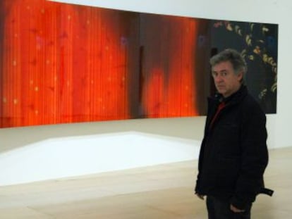 Darío Urzay, ante su obra expuesta en el Guggenheim.