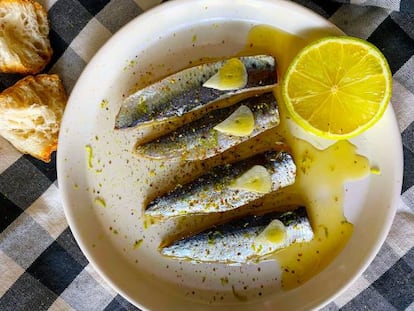 Sardinas 'anchoadas' con limón y ajo