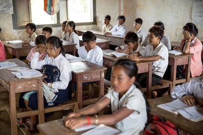 El grupo Lyreco finaliza su actuación de cuatro años sobre el terreno en Camboya con una aportación de un millón de euros. Con la colaboración de la ONG Care se han ofrecido recursos a 26 centros escolares, y se ha formado a 92 profesores en educación científica y digital. También se ha llevado a cabo la construcción de un internado para 60 estudiantes con una dotación de 60 becas. Los empleados de Lyreco España aportaron 150.000 euros, a través de iniciativas solidarias y donaciones propias.