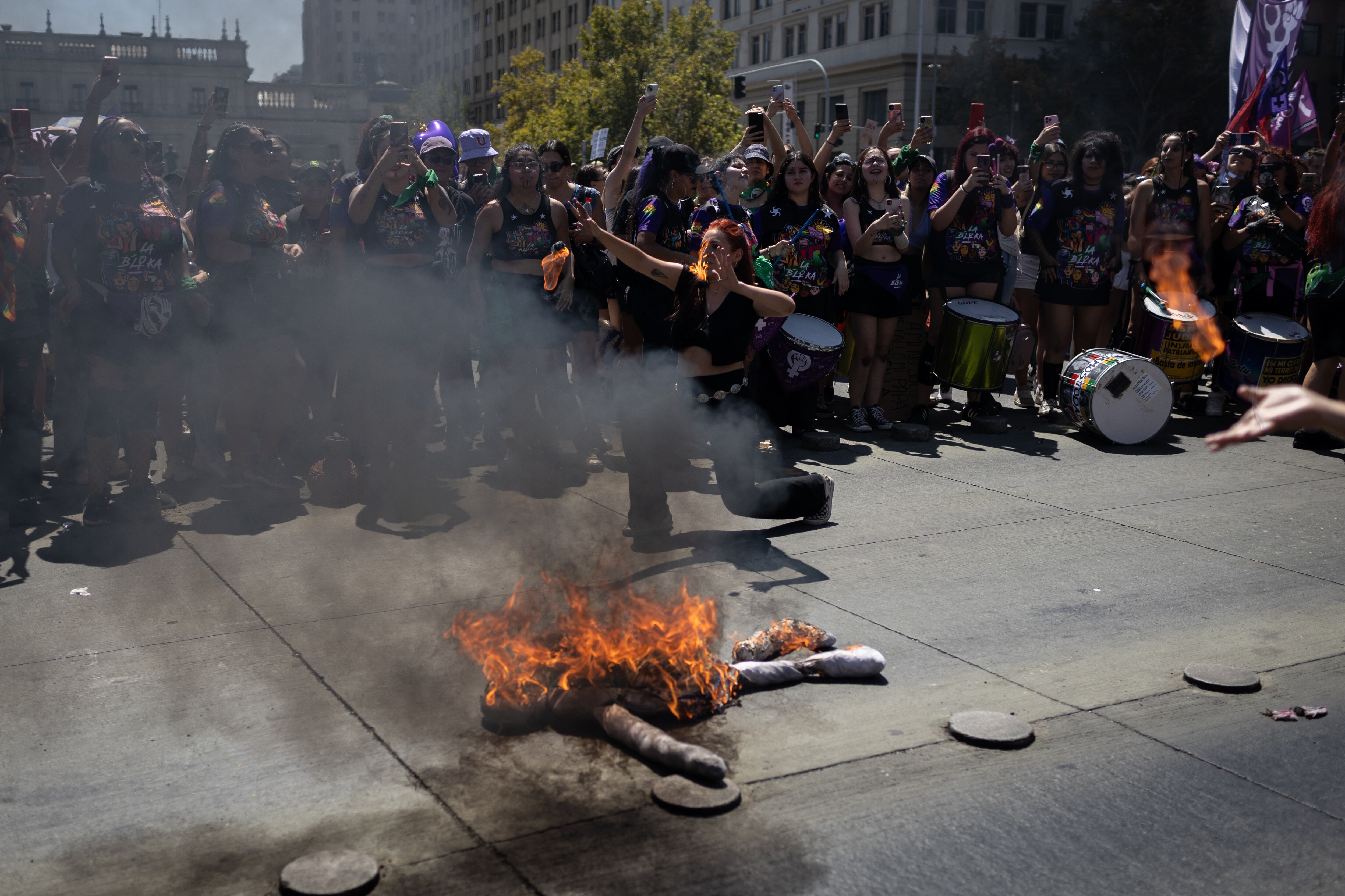 Protesta por el Día de la Mujer, en Chile.