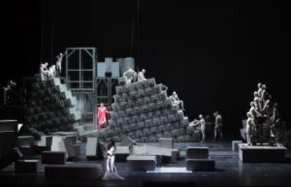 Un momento de la representaci&oacute;n de &#039;Babylon&#039; en la Bayerische Staatsoper de M&uacute;nich. 