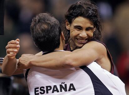 Estados Unidos fue el rival al que tuvo que batir España para conseguir su segunda Ensaladera. En Sevilla,  Juan Carlos Ferrero, Carlos Moyá, un jovencísimo Rafa Nadal y Tommy Robredo vencieron 3-2.