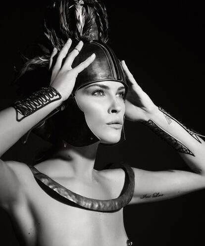 Erin Wasson, en el papel de Áyax.