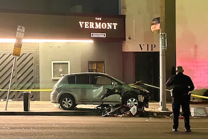 El vehículo que produjo el atropello en la sala The Vermont, en Los Ángeles, el 19 de julio de 2025