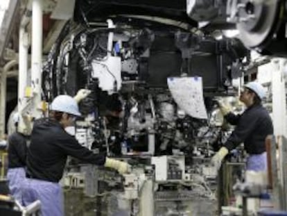 Trabajadores en una f&aacute;brica.