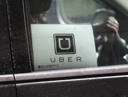 Un coche de Uber en un aeropuerto de Nueva York.