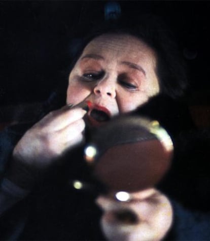 Zelda Rubinstein en una escena de la película de Bigas Luna 'Angustia'