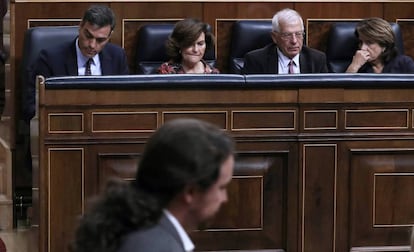 Pablo Iglesias y Pedro Sánchez en el Congreso de los Diputados. 