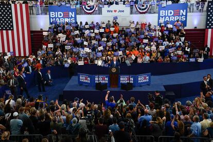 El presidente de Estados Unidos, Joe Biden, durante un acto de campaña en el instituto Renaissance de Detroit (Míchigan), este viernes.