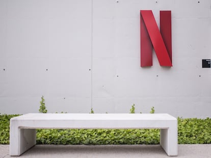 El logotipo de Netflix en su sede en España, en el municipio madrileño de Tres Cantos.