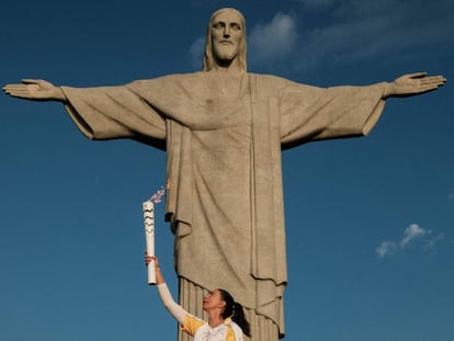 E a chama ol&iacute;mpica chega ao Cristo Redentor.  