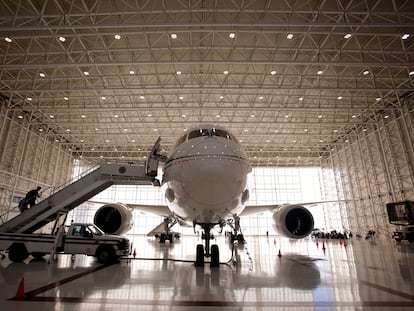 El Boeing 787-8 Dreamliner que perteneció a la presidencia mexicana en un hangar del Aeropuerto Internacional de Ciudad de México, el 2 de diciembre de 2018.