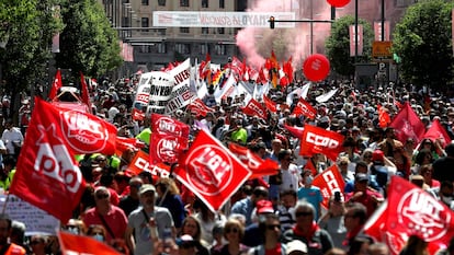 Ambiente de la manifestación por la Gran Vía de Madrid.