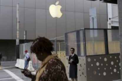 Logra cifras r&eacute;cord de venta de iPhones y iPads