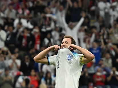 Harry Kane se lamenta después de fallar el penalti que habría dado el empate a Inglaterra.