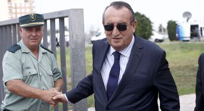 Carlos Fabra, a su entrada en la Ciudad de la Justicia de Castellón