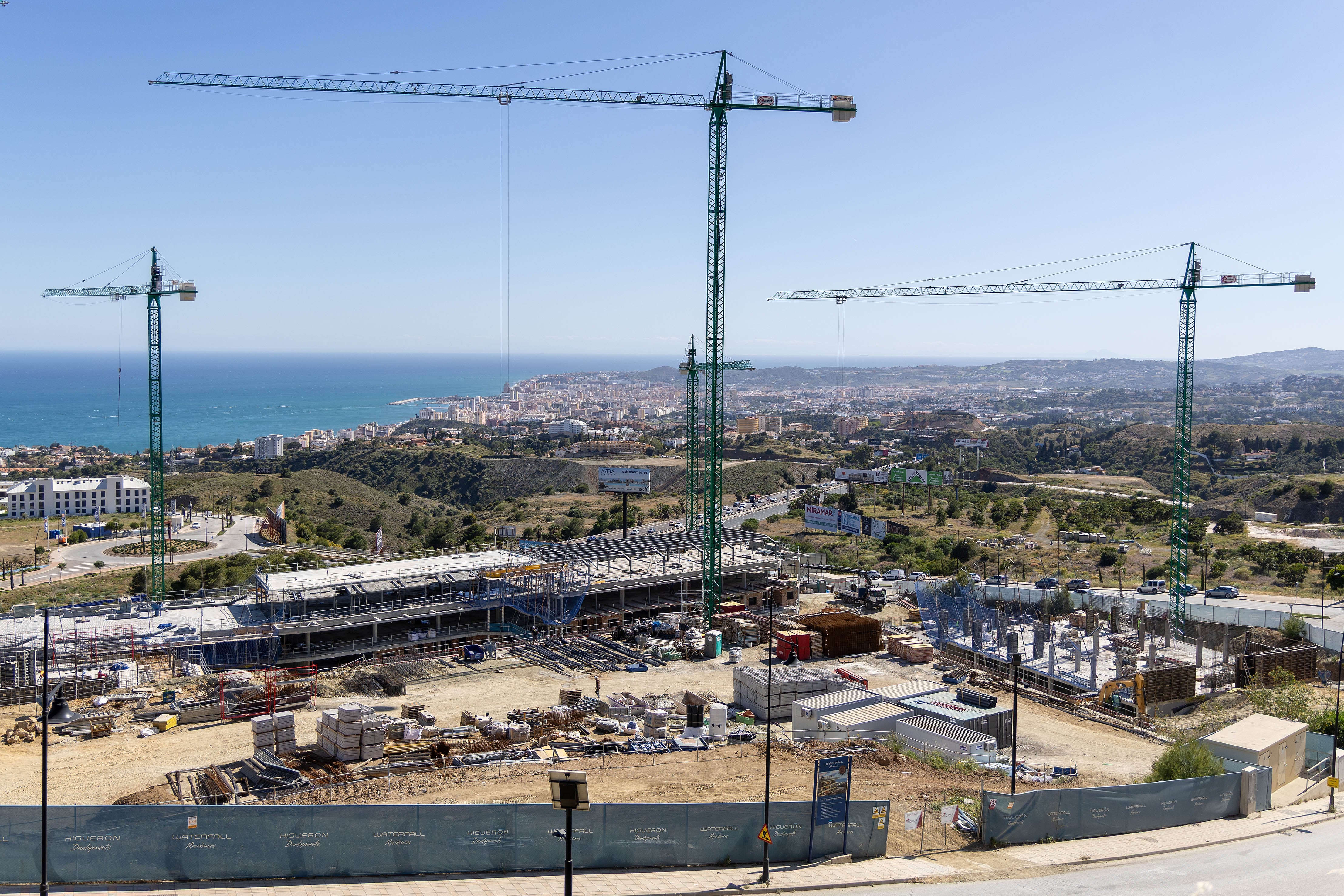 Vista de la zona del Higuerón en Fuengirola (Málaga), este lunes. 