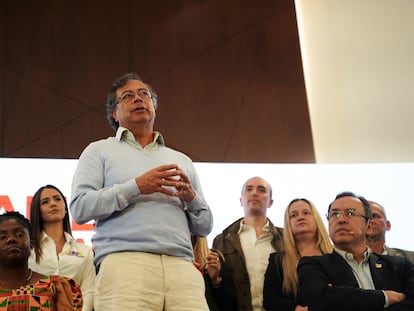 El candidato de izquierdas Gustavo Petro habla durante la presentación de su jefe de debate, este miércoles en Bogota.