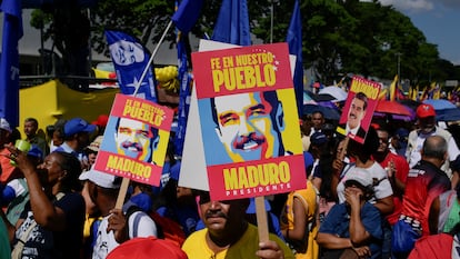 Seguidores de el presidente Nicolás Maduro, durante una manifestación de apoyo en Caracas el día 17 de agosto de 2024.
