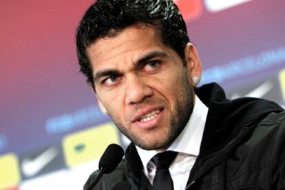 Alves, durante la rueda de prensa