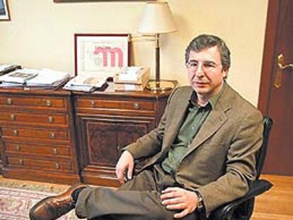 Fernando García Alonso, en su despacho de la Agencia Española del Medicamento.