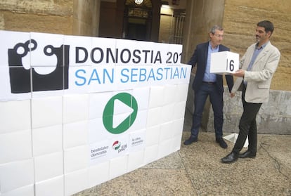 Eneko Goia, alcalde donostiara, en un acto de campa&ntilde;a electoral en apoyo a San Sebasti&aacute;n 2016.