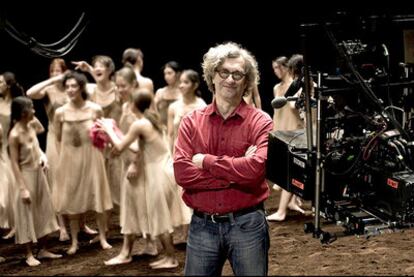 El director de cine Wim Wenders, durante el rodaje del documental <i>Pina. </i>