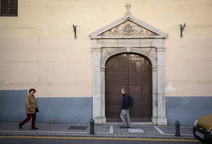 Fachada del Convento de Nuestra Señora de los Ángeles franciscanas de Granada, en el barrio del Realejo.