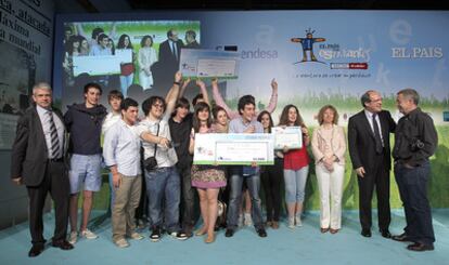 El periódico <i>Enredados</i>, del colegio Nuestra Señora de la Paz, de Torrelavega (Cantabria), ha ganado la novena edición de El País de los Estudiantes, el programa de prensa-escuela del diario EL PAÍS patrocinado por Endesa