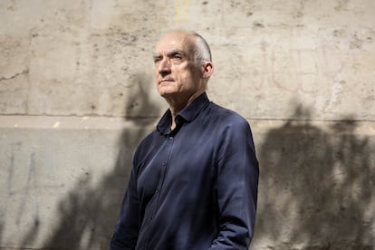Josep Maria Esquirol, filósofo y catedrático, fotografiado en el Eixample barcelonés.
