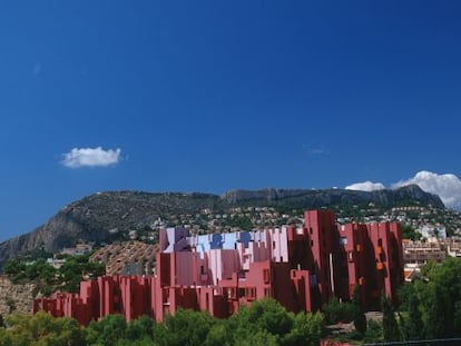 La Muralla Roja, edificio de Ricardo Bofill en Calpe (Alicante).