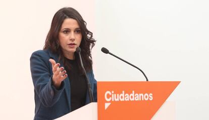 Inés Arrimadas, en una rueda de prensa en la sede de Ciudadanos.
