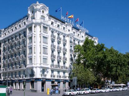 Fachada del hotel Mediodía de Madrid. 