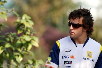 En 2008, el hijo pródigo regresaba a Renault, allí donde logró sus dos campeonatos del mundo, en 2005 y 2006. Pero eso no lo hacía más optimista. A un día de comenzar la temporada, Alonso ya aseguraba que su equipo no iba a tener, ni mucho menos, un coche ganador. "No estamos ni para subir al podio", sentenció.