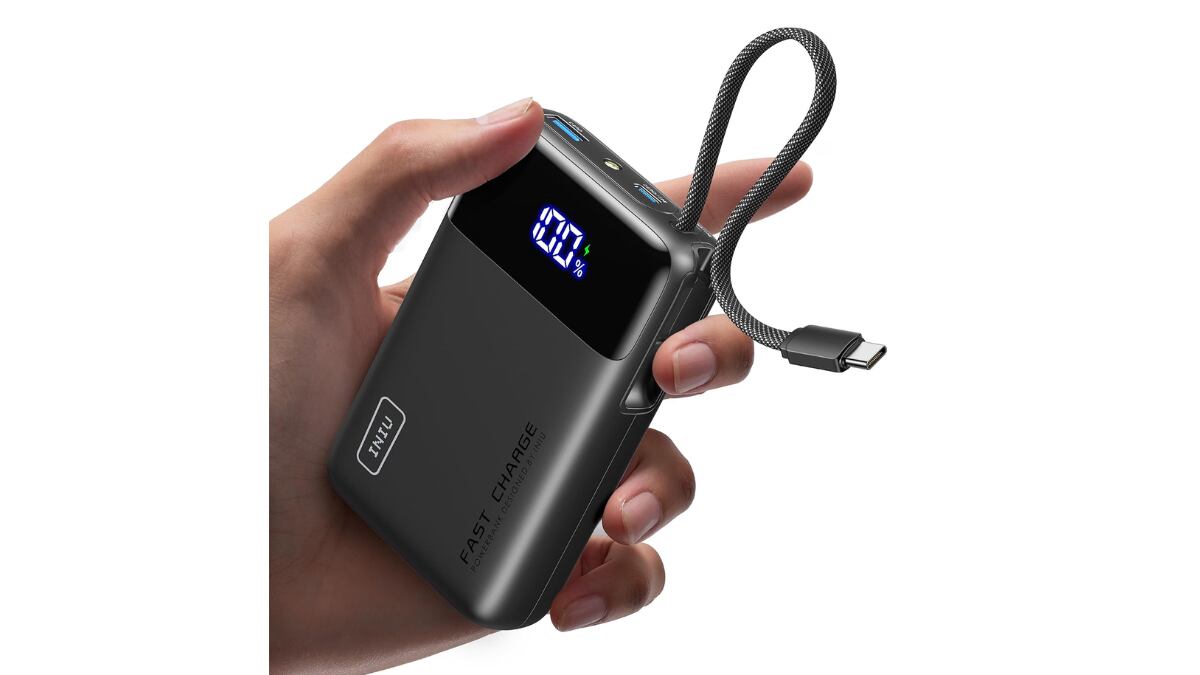 Batería externa de tamaño bolsillo con 20.000 mAh.