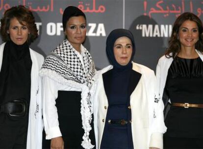 Las primeras damas de Siria, Qatar, Turquía y Jordania (izquierda a derecha).